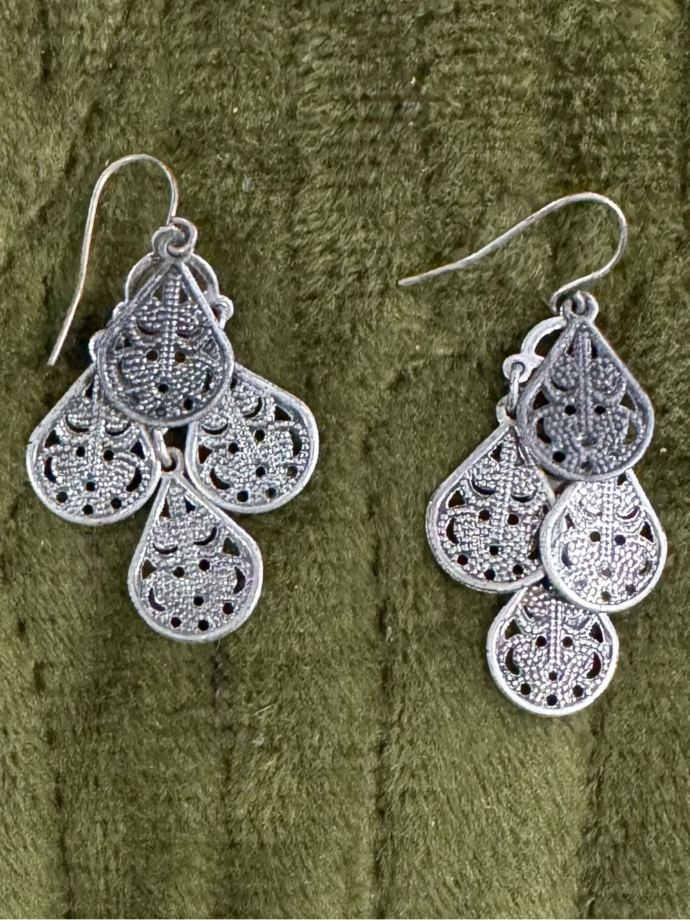 Vintage 90s Silver Teardrop Filigree Dangle Earrings - Women Jewelry